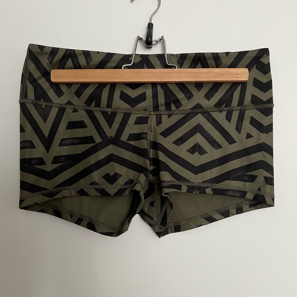 Lululemon Olive Green Patterned Women's Shorts